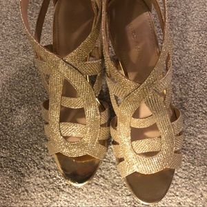 Marc Fisher Gold sparkling heels ❤️❤️❤️